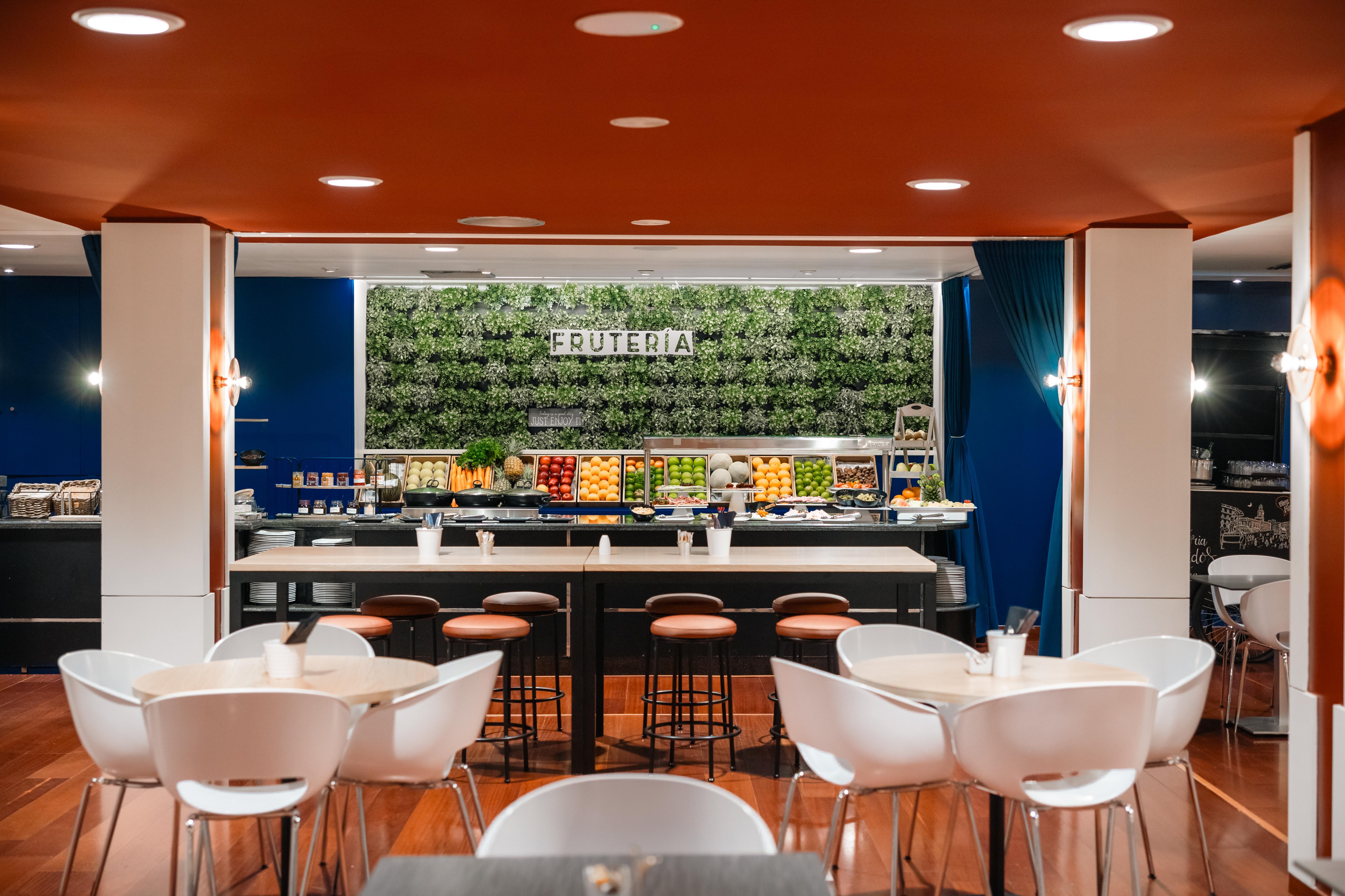 Voco Madrid Retiro By Ihg Hotel Exterior photo