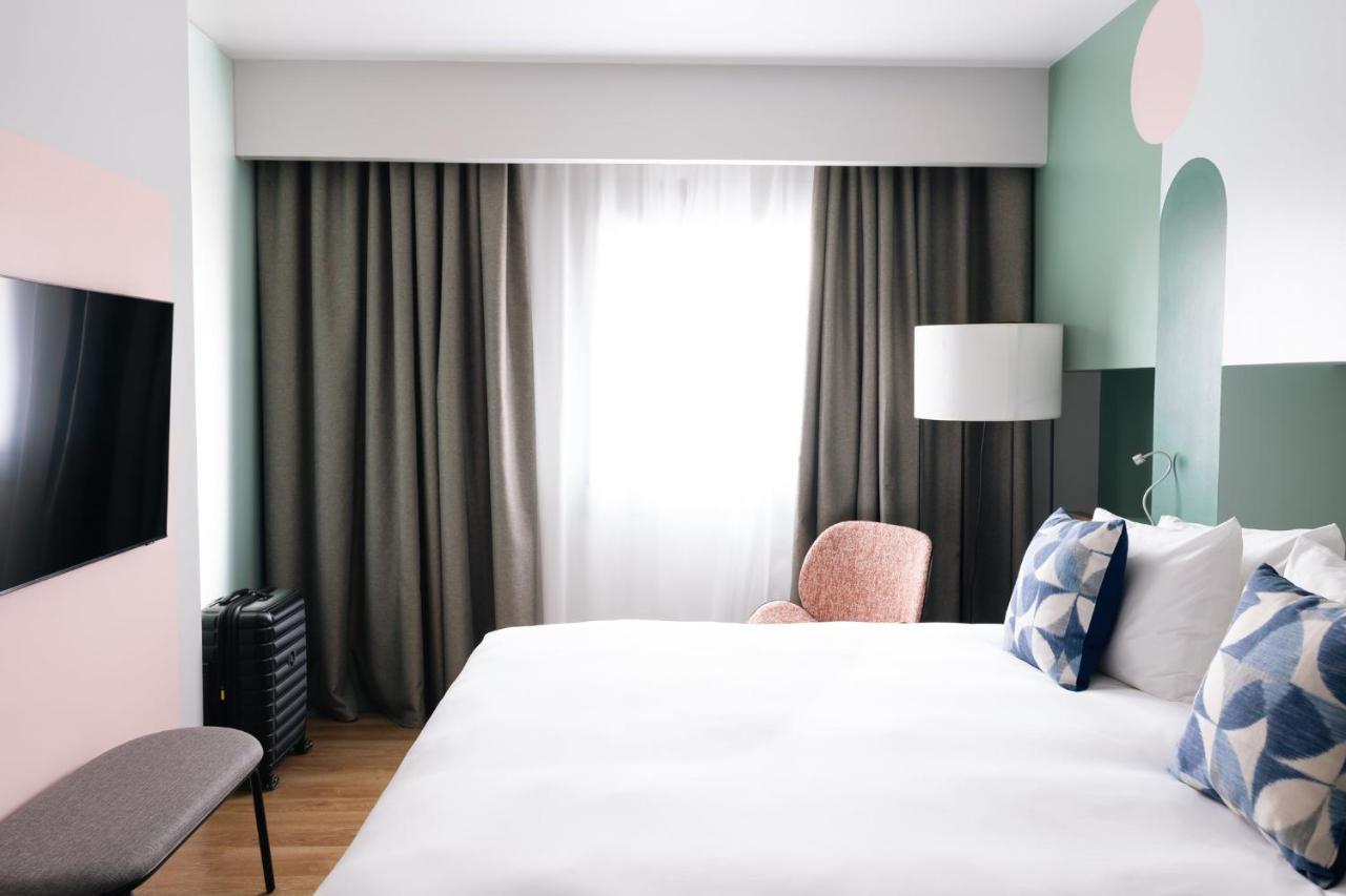 Voco Madrid Retiro By Ihg Hotel Exterior photo