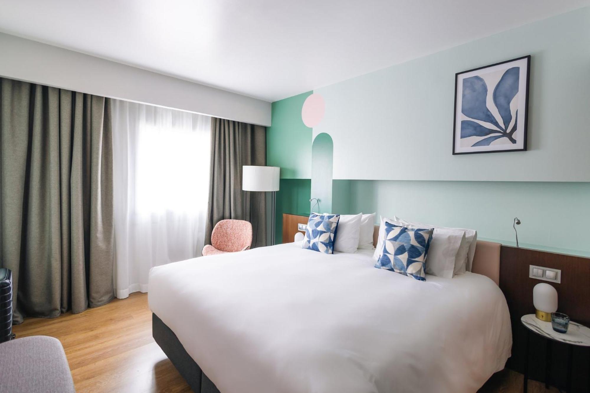 Voco Madrid Retiro By Ihg Hotel Exterior photo