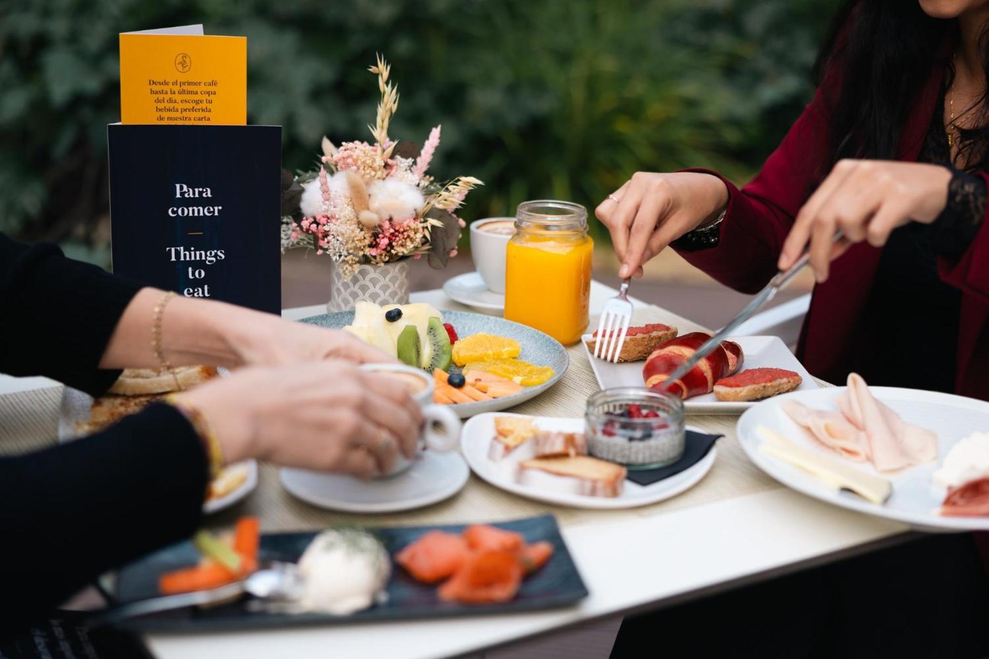 Voco Madrid Retiro By Ihg Hotel Exterior photo