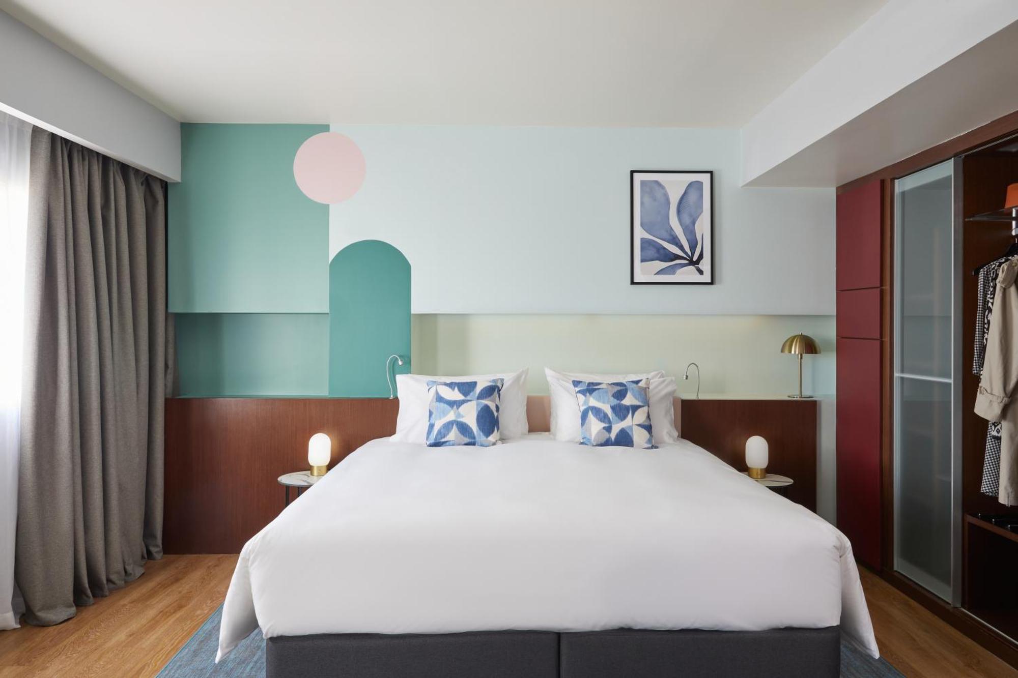 Voco Madrid Retiro By Ihg Hotel Exterior photo